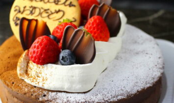 gato2 355x210 - ネット予約にてガトーショコラが仲間入りしました